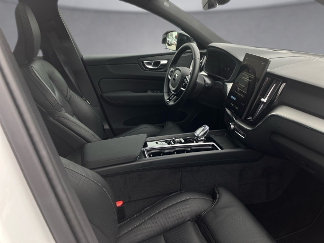 Bild 7: VOLVO PKW XC60 Black Edition Plus, T6 AWD Plug-in Hybrid, Elektrisch/B