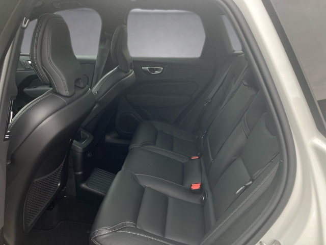 Bild 8: VOLVO PKW XC60 Black Edition Plus, T6 AWD Plug-in Hybrid, Elektrisch/B