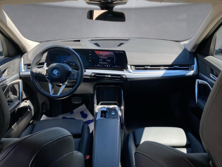 Bild 8: BMW iX1 eDrive20 U11
