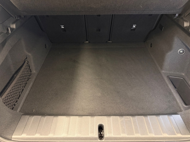 Bild 9: BMW iX2 xDrive30 U10 XE2