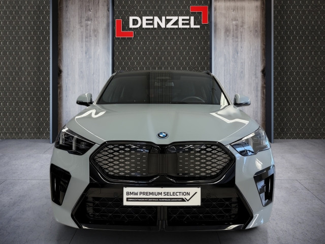 Bild 12: BMW iX2 xDrive30 U10 XE2