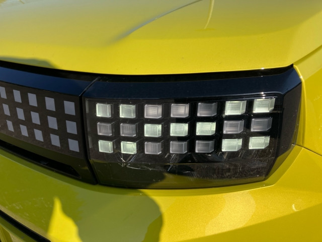 Bild 11: Fiat Grande Panda Hybrid La Prima