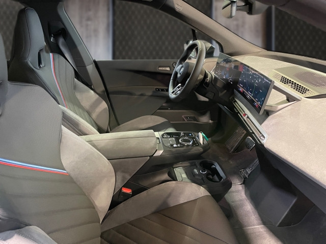 Bild 5: BMW PKW i-Serie iX xDrive60