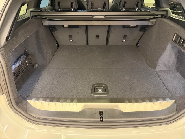 Bild 9: BMW 330e xDrive Touring G21