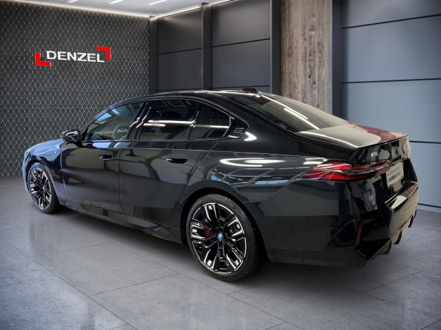 Bild 2: BMW i5 M60 xDrive Limousine G60