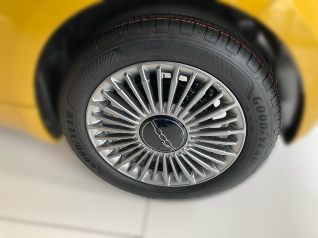 Bild 3: Fiat 500 Hybrid Hatchback