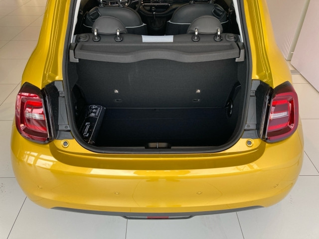 Bild 6: Fiat 500 Hybrid Hatchback