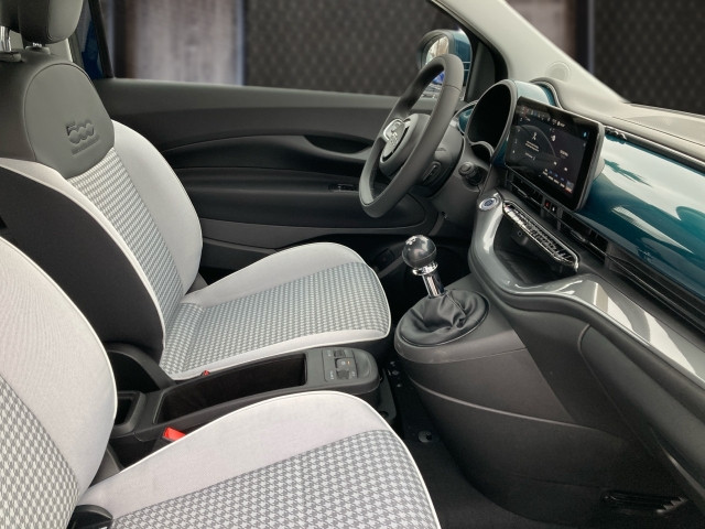 Bild 11: Fiat 500 Hybrid Hatchback