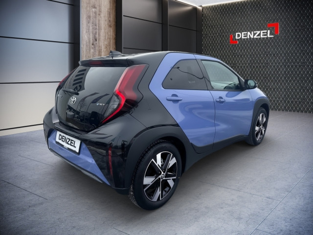 Bild 3: Toyota AYGO X 1,5 l Lounge CVT