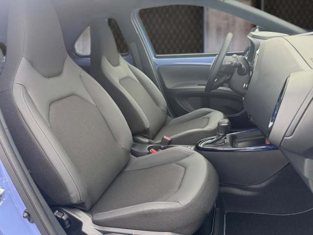 Bild 5: Toyota AYGO X 1,5 l Lounge CVT