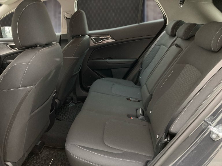 Bild 8: Kia SPORTAGE/SILBER/UVO/1.6/CRDI/48V/DCT7/136