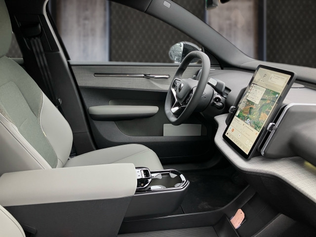 Bild 4: VOLVO PKW EX30 Plus, Single Motor Extended Range, Vollelektrisch