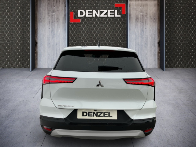 Bild 10: Mitsubishi Grandis 1,3 Petrol Intense S+C+T 26