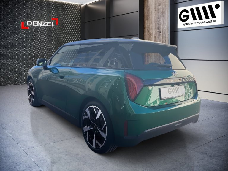 Bild 2: Mini Cooper SE J01