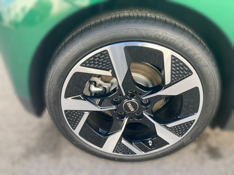 Bild 4: Mini Cooper SE J01