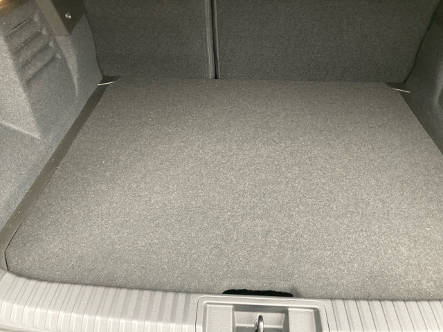 Bild 9: Mitsubishi Grandis 1,3 Petrol Intense S+C+T 26