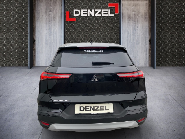 Bild 10: Mitsubishi Grandis 1,3 Petrol Intense S+C+T 26
