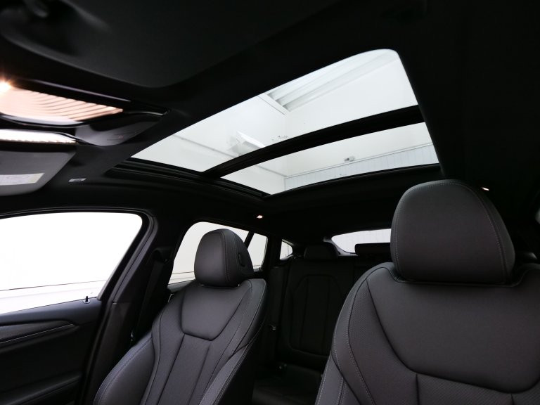 Bild 14: BMW X4 xDrive 20i Aut.