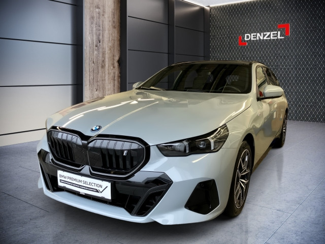Bild 1: BMW i5 xDrive40 Touring