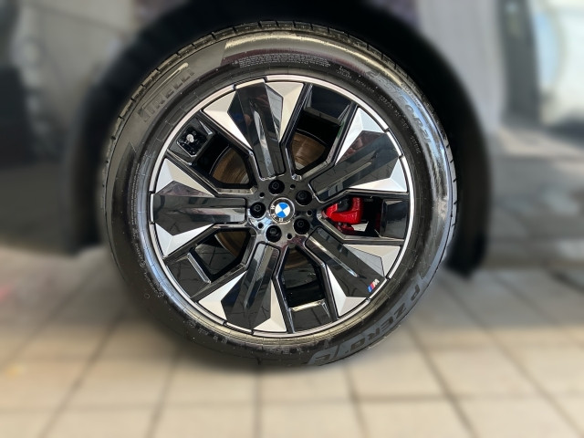 Bild 4: BMW PKW i-Serie iX xDrive45