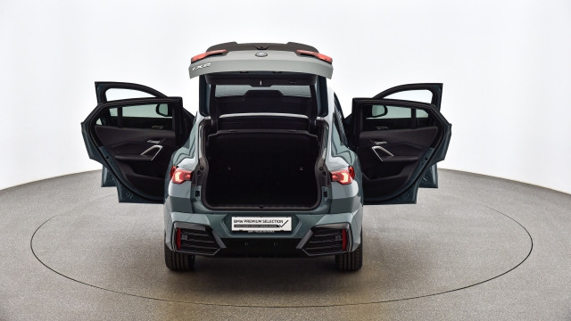 Bild 11: BMW iX2 eDrive 20 U10