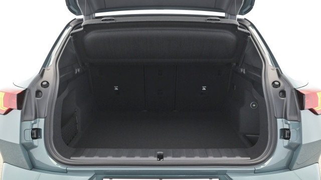 Bild 13: BMW iX2 eDrive 20 U10