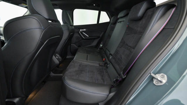 Bild 14: BMW iX2 eDrive 20 U10