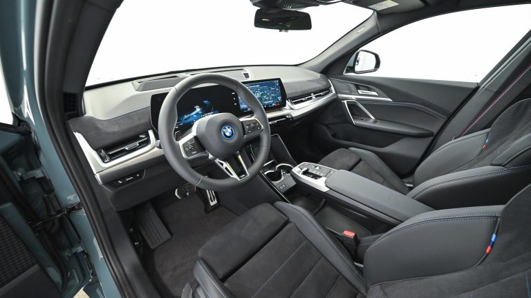 Bild 4: BMW iX2 eDrive 20 U10