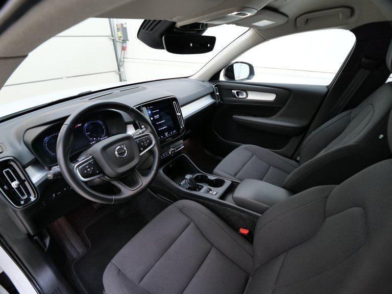 Bild 9: VOLVO PKW XC40 Recharge R-Desi