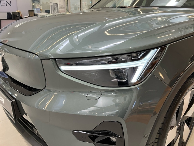 Bild 2: VOLVO PKW EC40 Single Ultra Dark