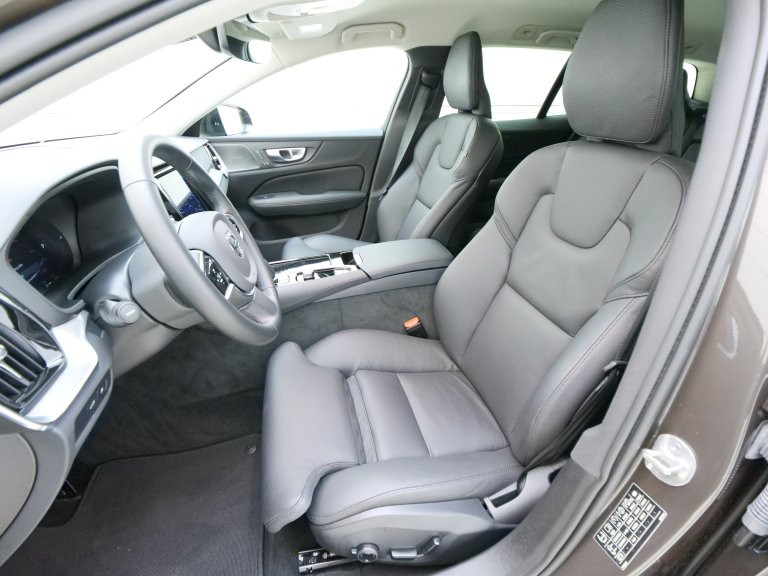 Bild 10: VOLVO PKW V60 Plus, T6 AWD Plu