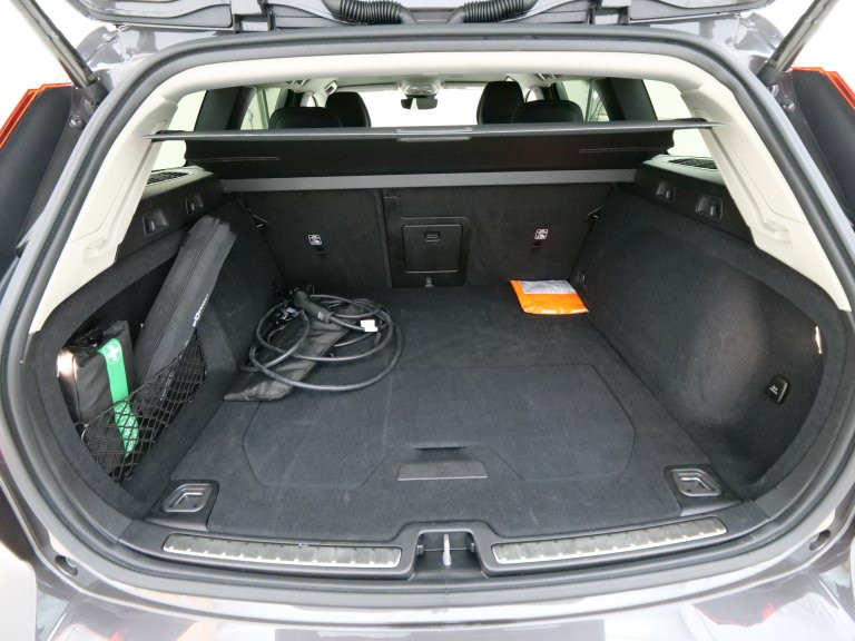 Bild 12: VOLVO PKW V60 Plus, T6 AWD Plu