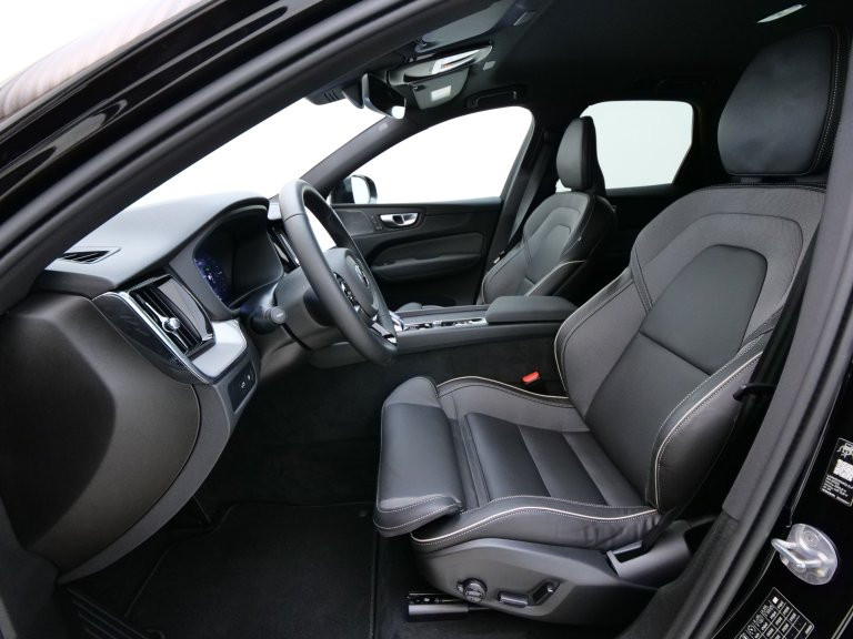 Bild 10: VOLVO PKW XC60 Black Edition P