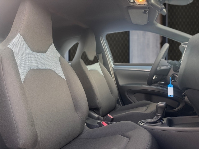 Bild 5: Toyota AYGO X 1,5 l Active CVT