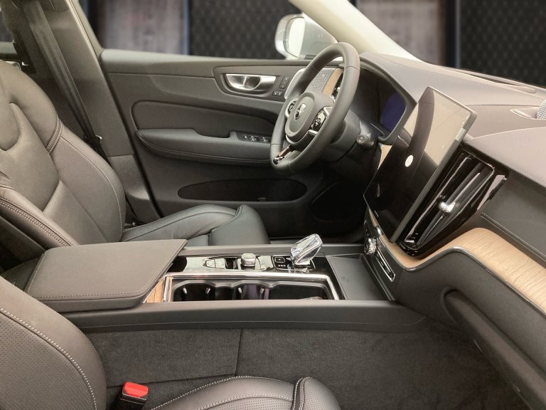 Bild 5: VOLVO PKW XC60 Ultra, T6 AWD Plug-in Hybrid, Elektrisch/Benzin, Bright