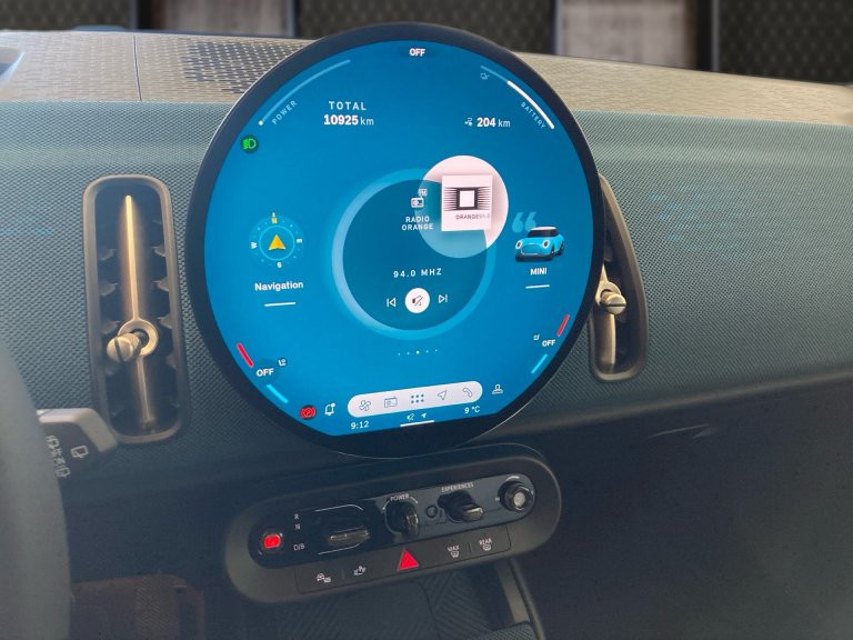 Bild 7: Mini Countryman SE ALL4 U25 XE2