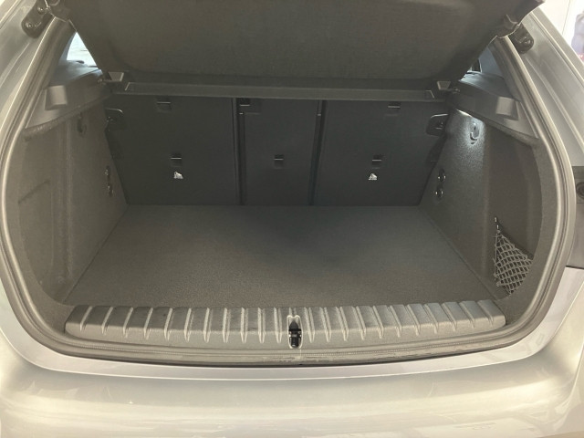 Bild 9: BMW 118d 5-Türer F40