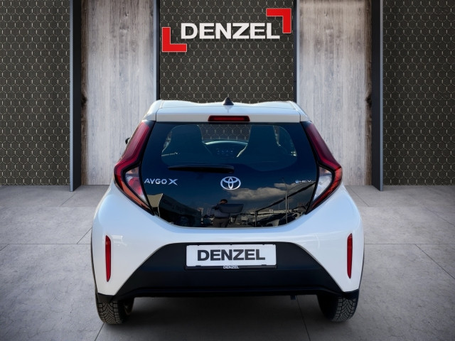 Bild 10: Toyota AYGO X 1,5 l Active CVT