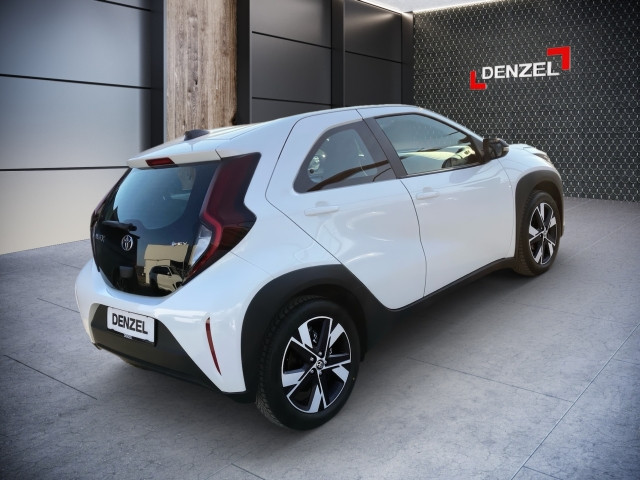 Bild 3: Toyota AYGO X 1,5 l Active CVT
