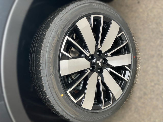 Bild 4: Mitsubishi Outlander PHEV 2,4 4WD Diamond Luxury Led. Braun