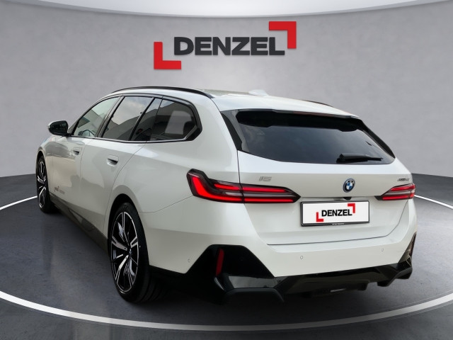 Bild 2: BMW i5 eDrive40 Touring