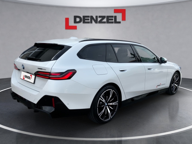 Bild 3: BMW i5 eDrive40 Touring