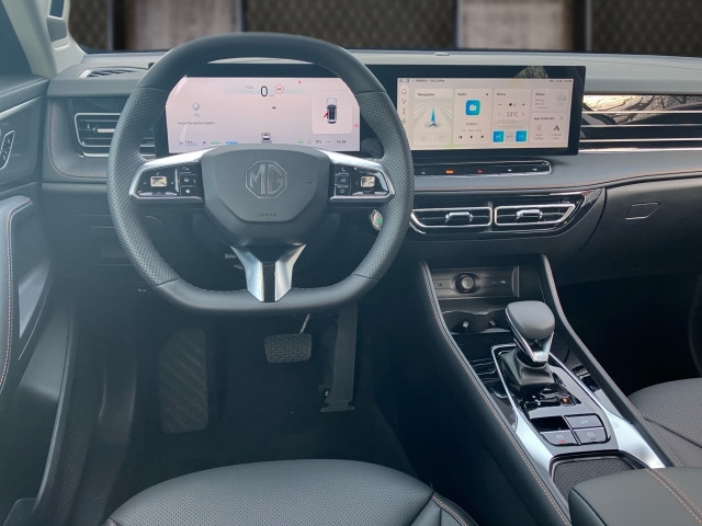 Bild 11: MG HS HEV Luxury Lenkradhzg. 25.5