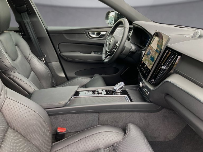 Bild 10: VOLVO PKW XC60 Black Edition Ultra, T6 AWD Plug-in Hybrid, Elektrisch/