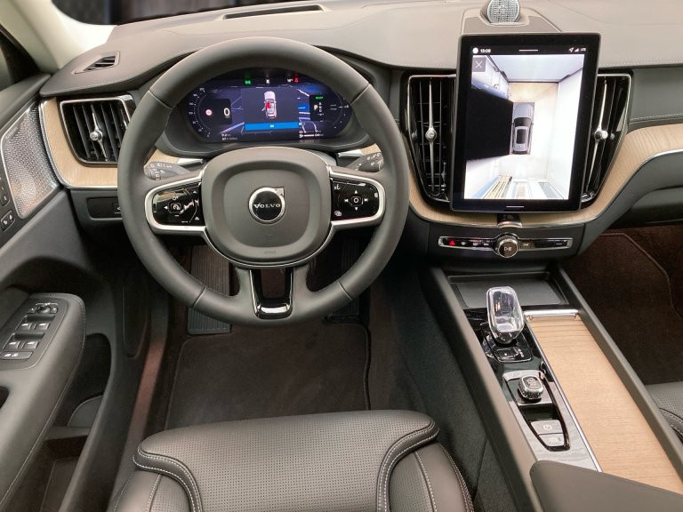 Bild 6: VOLVO PKW XC60 Ultra, T6 AWD Plug-in Hybrid, Elektrisch/Benzin, Dark