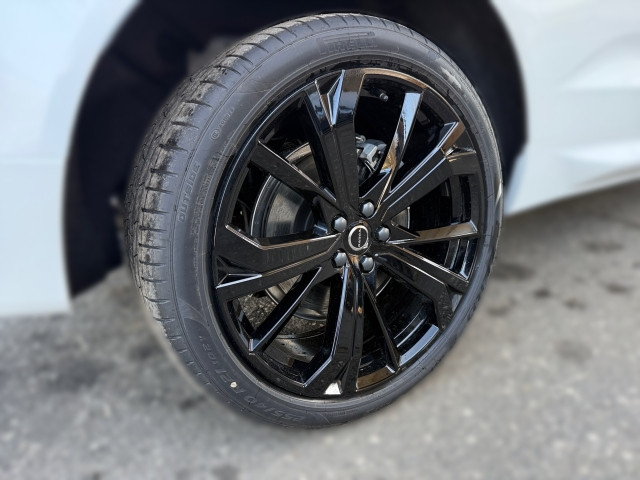 Bild 4: VOLVO PKW XC60 Black Edition Plus, T6 AWD Plug-in Hybrid, Elektrisch/B