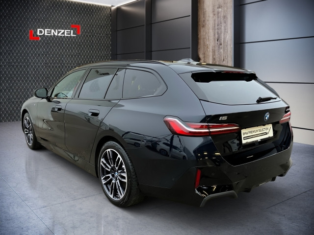 Bild 2: BMW i5 xDrive40 Touring