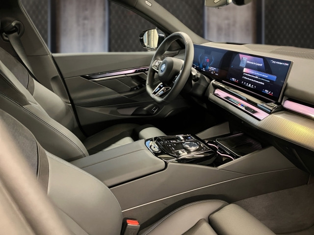 Bild 4: BMW i5 xDrive40 Touring