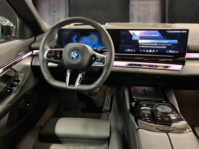 Bild 6: BMW i5 xDrive40 Touring