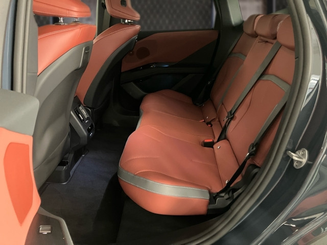 Bild 3: BMW iX3 50 xDrive NA5